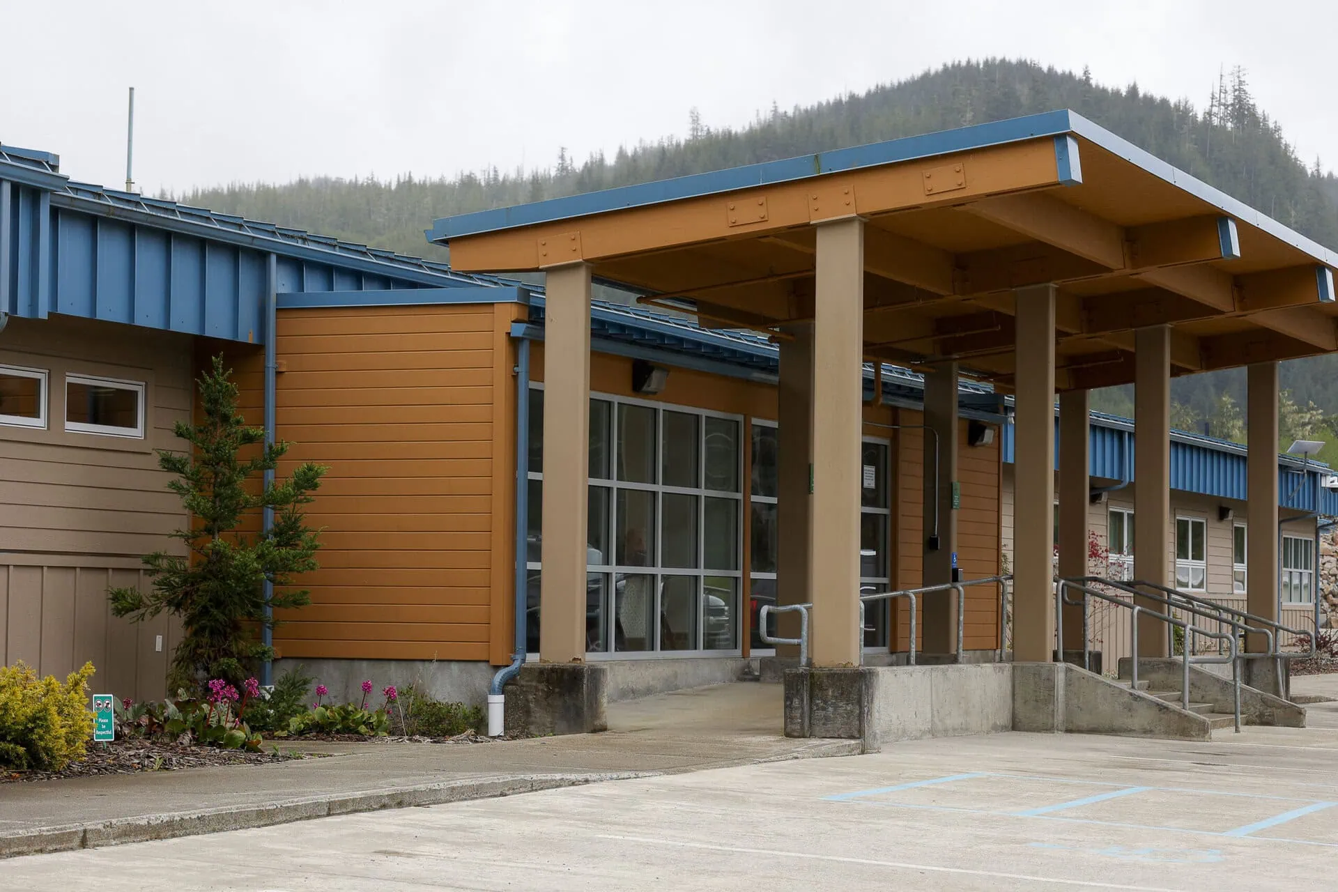 Alicia Roberts Medical Center – Dental Clinic